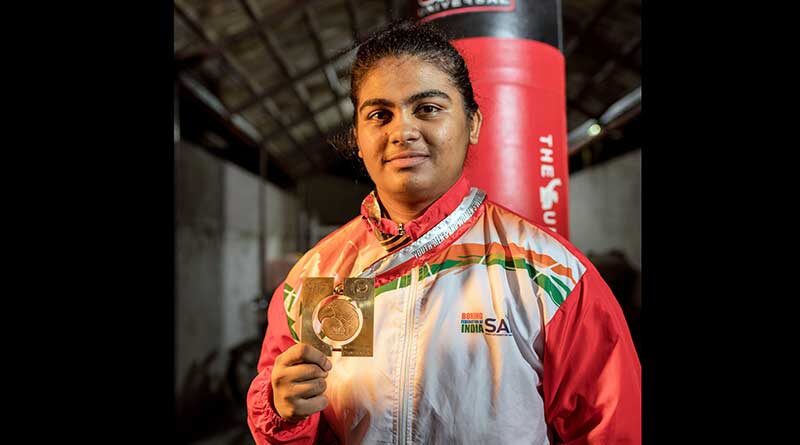 Alfiya Pathan with the World Youth Boxing Championship gold medal