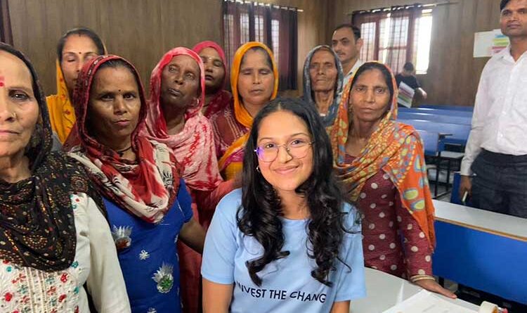 Kashvi Jindal with the beneficiaries of Invest the Change programme.