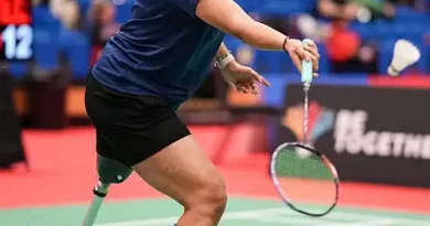 Manasi Joshi playing badminton
