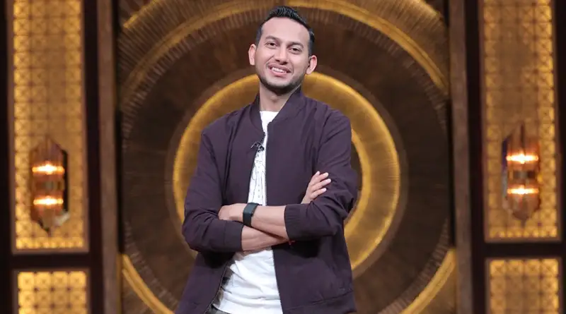 Ritesh Agarwal on the set of Shark Tank